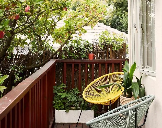 The Big - Luxury Backpackers